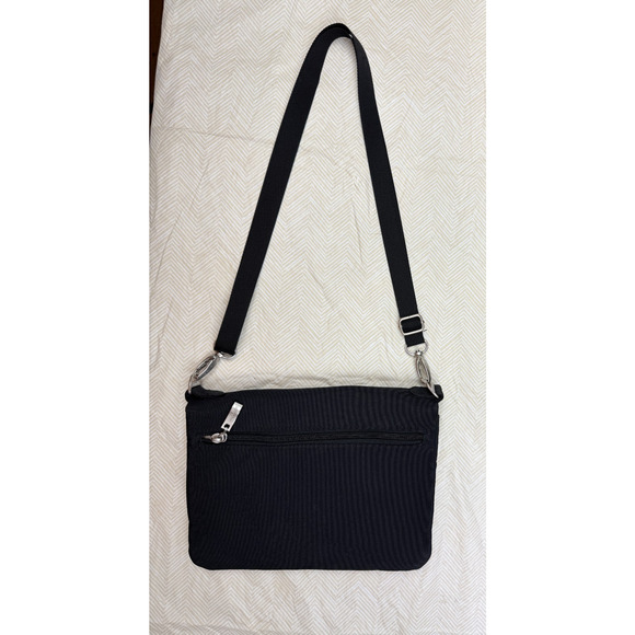 Baggallini Flip Zip Medium Crossbody Bag Black Adjustable Strap *READ - Picture 11 of 15